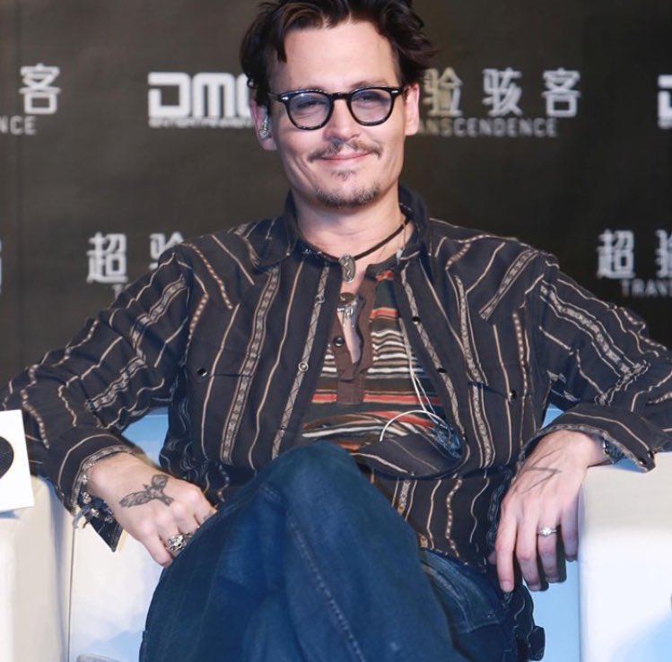 this picture makes my heart smile (his hands tho)