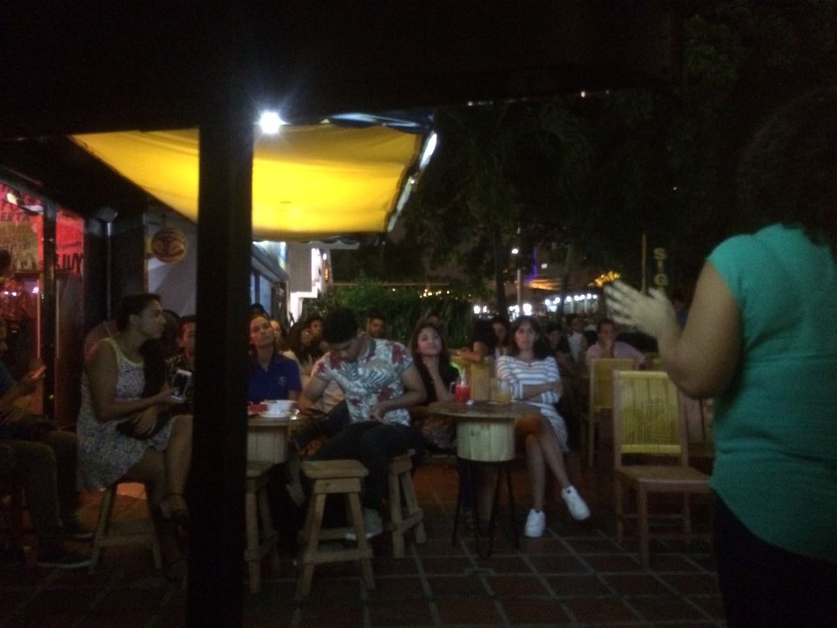 PechaKuchaBAQ's tweet photo. 'Los cocineros deben conocer nuestro patrimonio gastronomico, para perpetuar nuestra herencia' Jennifer Marsiglia en #PechaKuchaBaq Vol.3 https://t.co/AXv6MszDaP