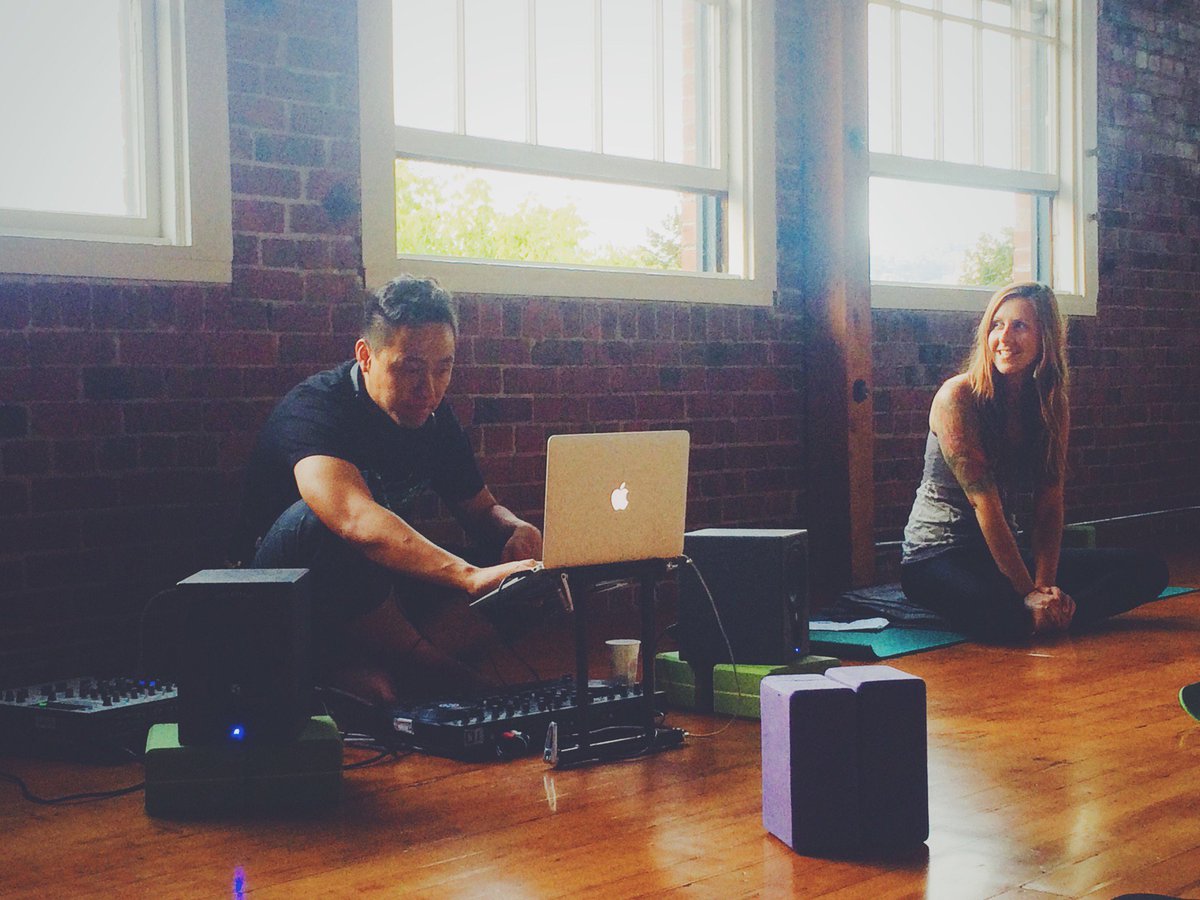 deephouseyogaSF's tweet photo. #tbt to one of our intimate sessions in Berkeley #deephouseyoga #sf #berkeley https://t.co/dLru4XsYKh