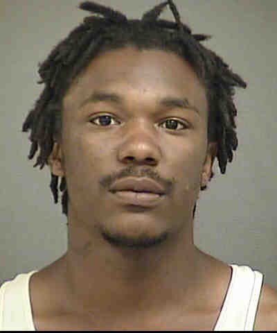 JoeBrunoWSOC9's tweet photo. WANTED by CMPD: Marcellis McKenzie for looting and vandalizing Buffalo Wild Wings https://t.co/CUcbSyq1hA