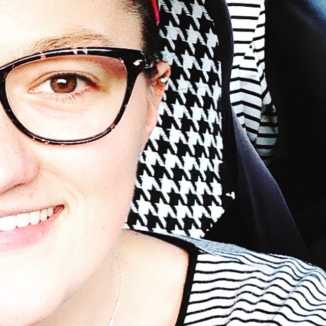 KimberleeMegan's tweet image. So this is how beautiful the world is!  #FirstPair #ICanSee