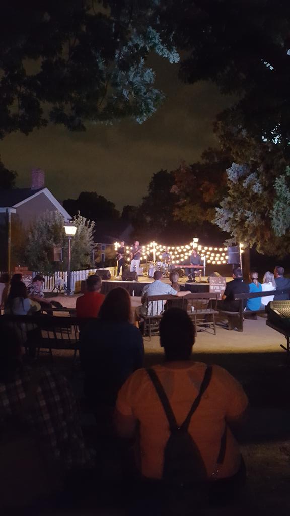 angelasnoopy's tweet photo. #lightupthenight #blackcreek #bcpv #trca #fundraising #pioneervillage #tdot #museumhour https://t.co/0BZvGqTGbT