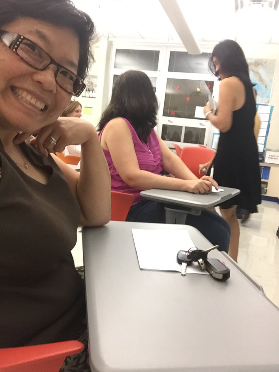 iwearthecrowns's tweet photo. .@leilaboo215 AND @mr_isaacs neglected to tell me about the @SteelcaseEDU #NodeChairs https://t.co/D30DvYg8Gi