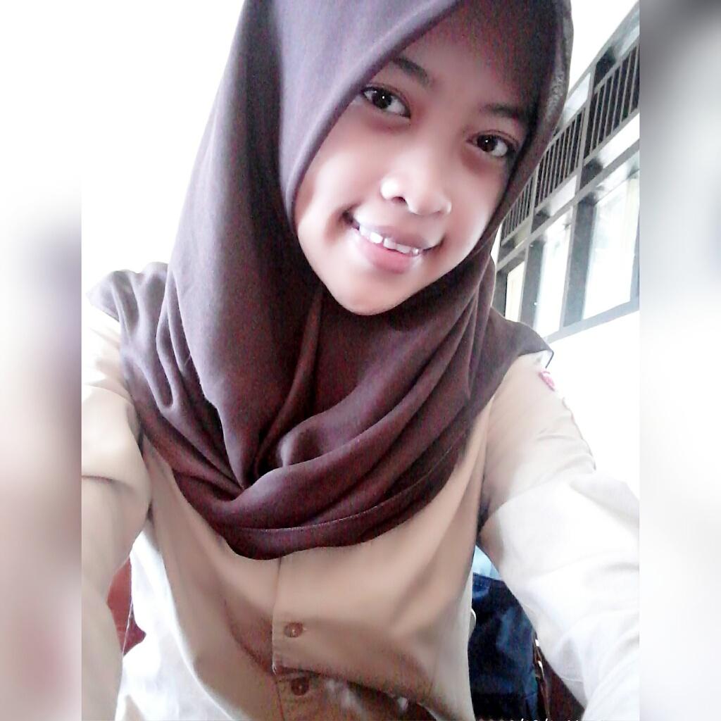 DewNur178's tweet photo. Jum'at berkah 😘
Ttep breng truz yak.. 
16,11,15 https://t.co/vwVQTWW1TN