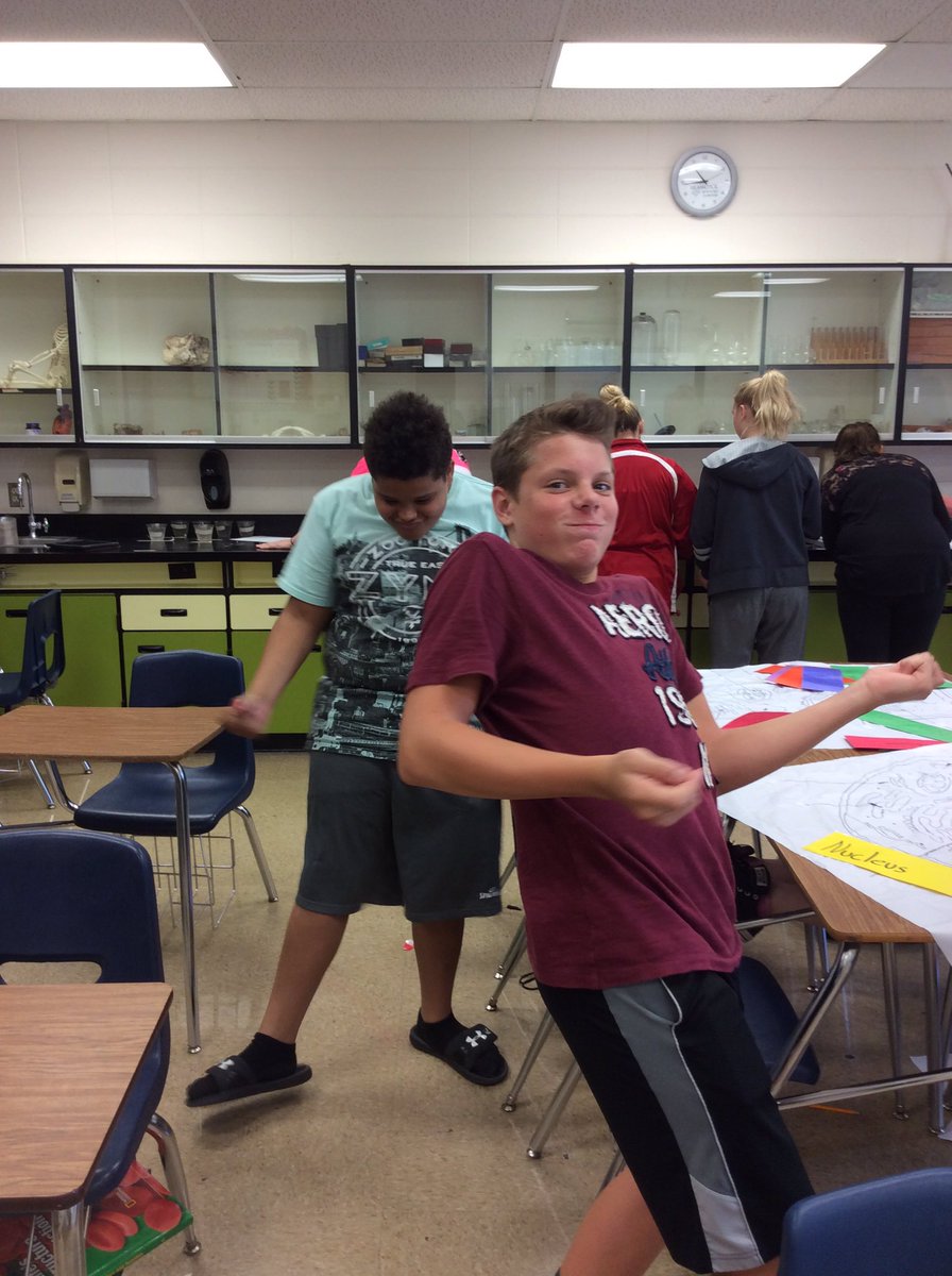 MrsCRucker's tweet photo. Cell centers in science class today. All the work setting it up was definitely worth all those great smiles! @CMSCardinals #science https://t.co/fRiRROxHQB
