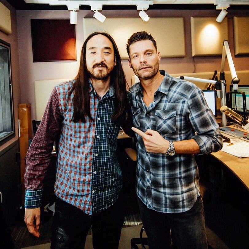 📻📻📻 @ryanseacrest #nycpressday https://t.co/h4F7mCED0y