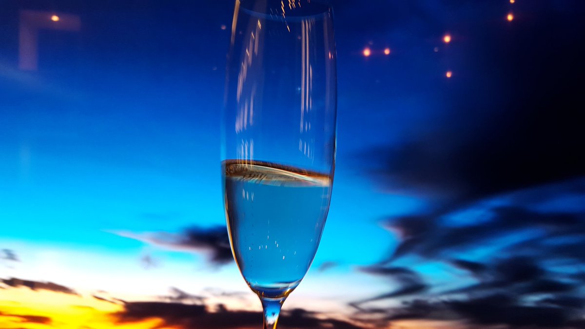 JoziStyle's tweet photo. Really seeing stars in the sky @LGSouthAfrica #StartSeeing https://t.co/0vlGBsTNJC