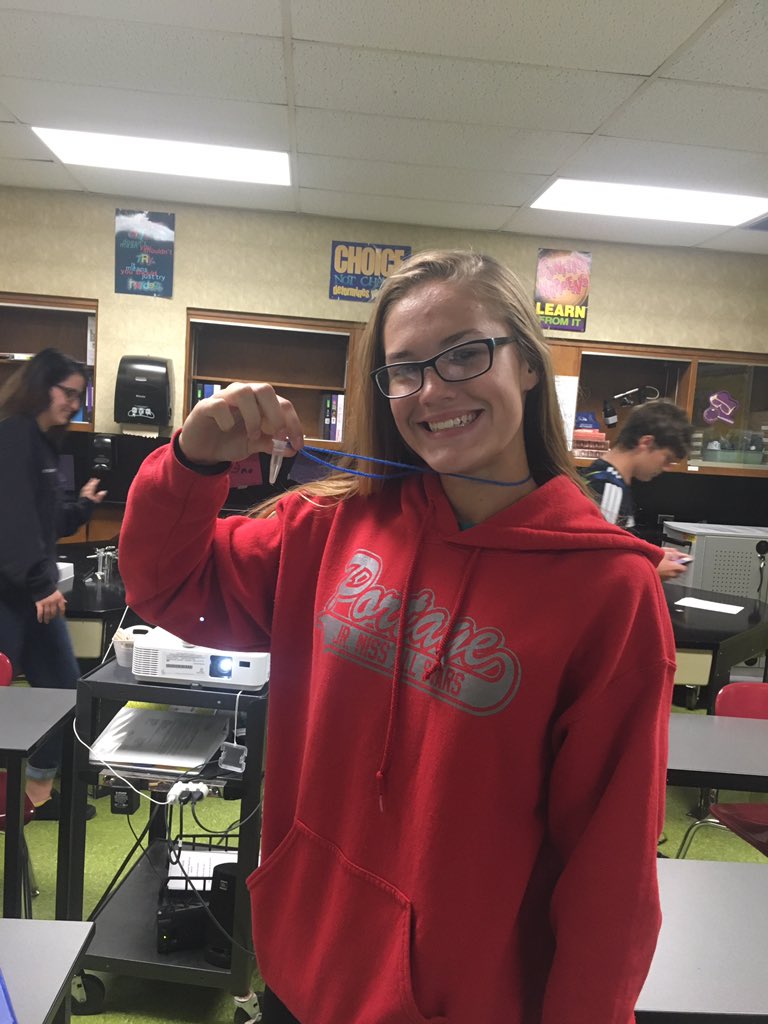 BrasseurScience's tweet photo. DNA necklaces in biomed! #pltw #DNAiscool #love science https://t.co/XbXQTwjVMh
