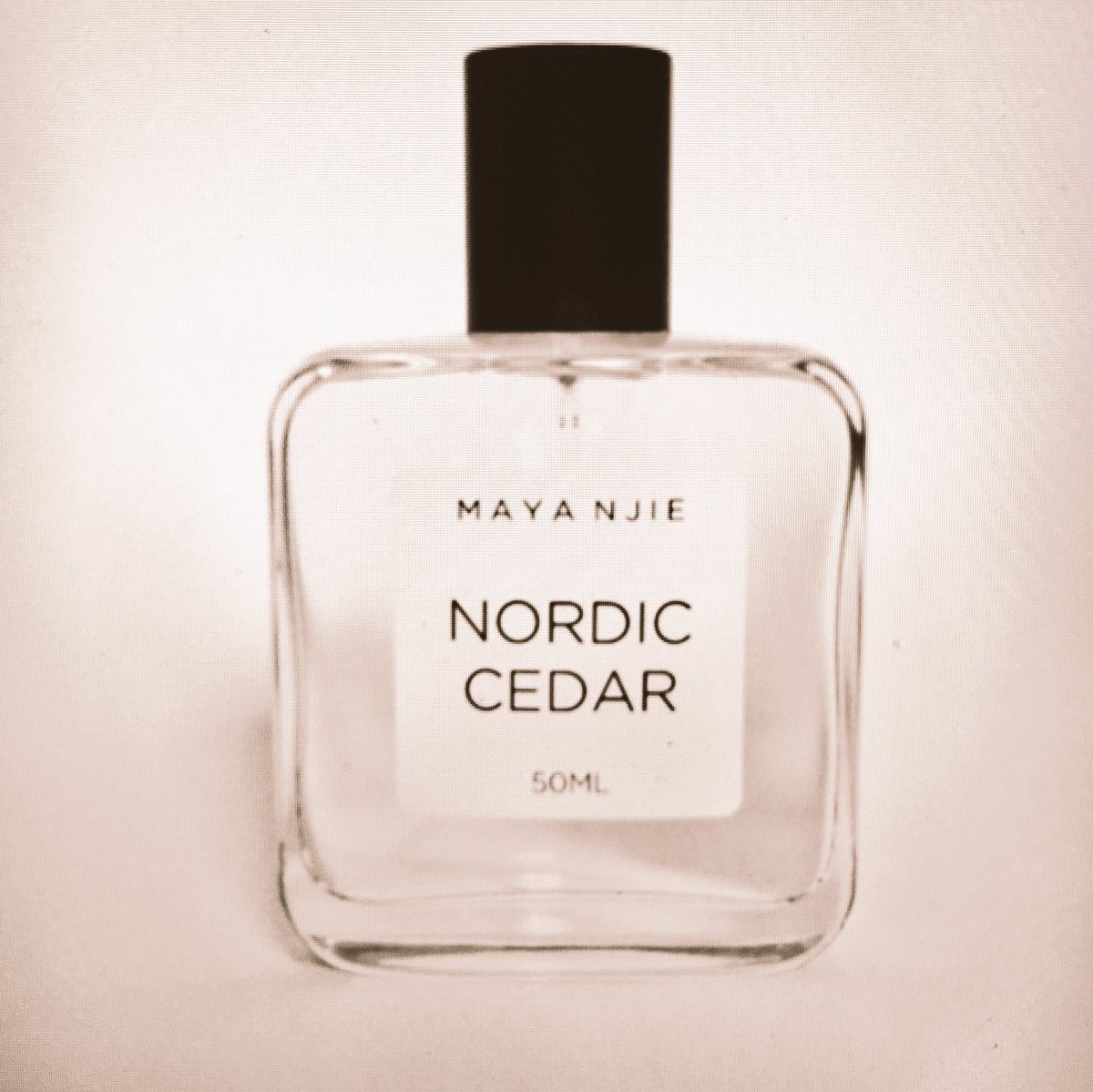 OlyFly's tweet photo. Such a captivating  discovery: soft musk dances with notes of cardamom❤️Devine @store_triangle by MayaNjie #perfume https://t.co/Go7EIMvsmF