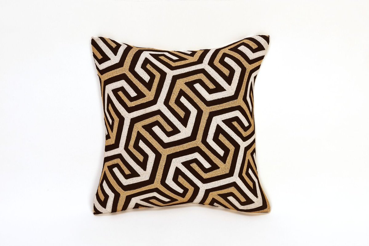 BlueRibbon_Co's tweet photo. We agree with @sophierobinsons : the luxe look prevails, with marble and brass used heavily. Complete the look: geometric print&amp;chic colours https://t.co/vVjlo0CzNE