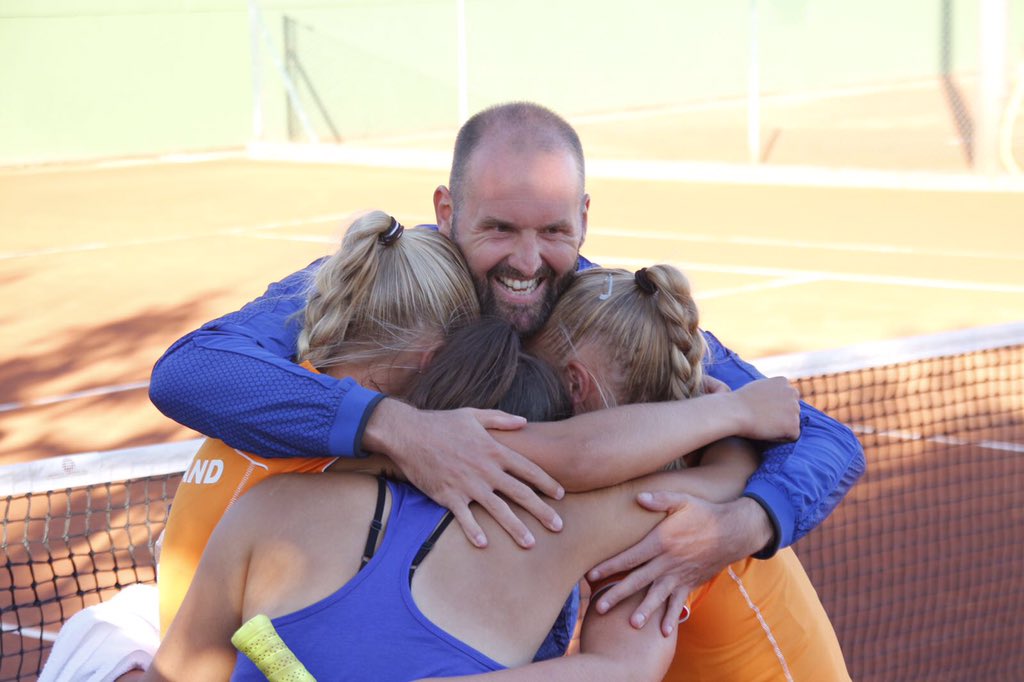 Go team💪 #teamspirit <a href="/TennisEurope/">Tennis Europe</a> <a href="/TennisUrgell/">Tennis Urgell</a>