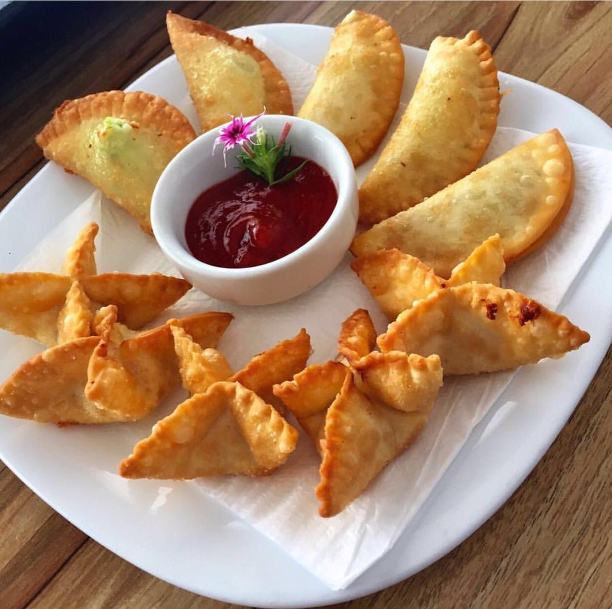 Jardins_Rest's tweet photo. Venha experimentar nossos deliciosos pasteizinhos!!!! 
#jardinsrestaurante#brasilia#df#restaurantebrasilia#bsb#sabin https://t.co/EyGjGBP2B4