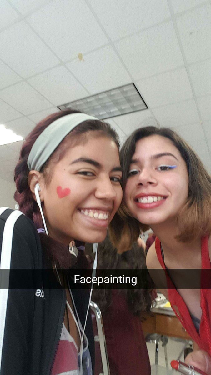 anettemango's tweet photo. What is up my friends?!?! U guys want a queenie who'll turn it up for hoco?! Vote for #queenanette for #hoco2k17 @ #ppchs #iloveallmyfans https://t.co/pVHMh8hS72