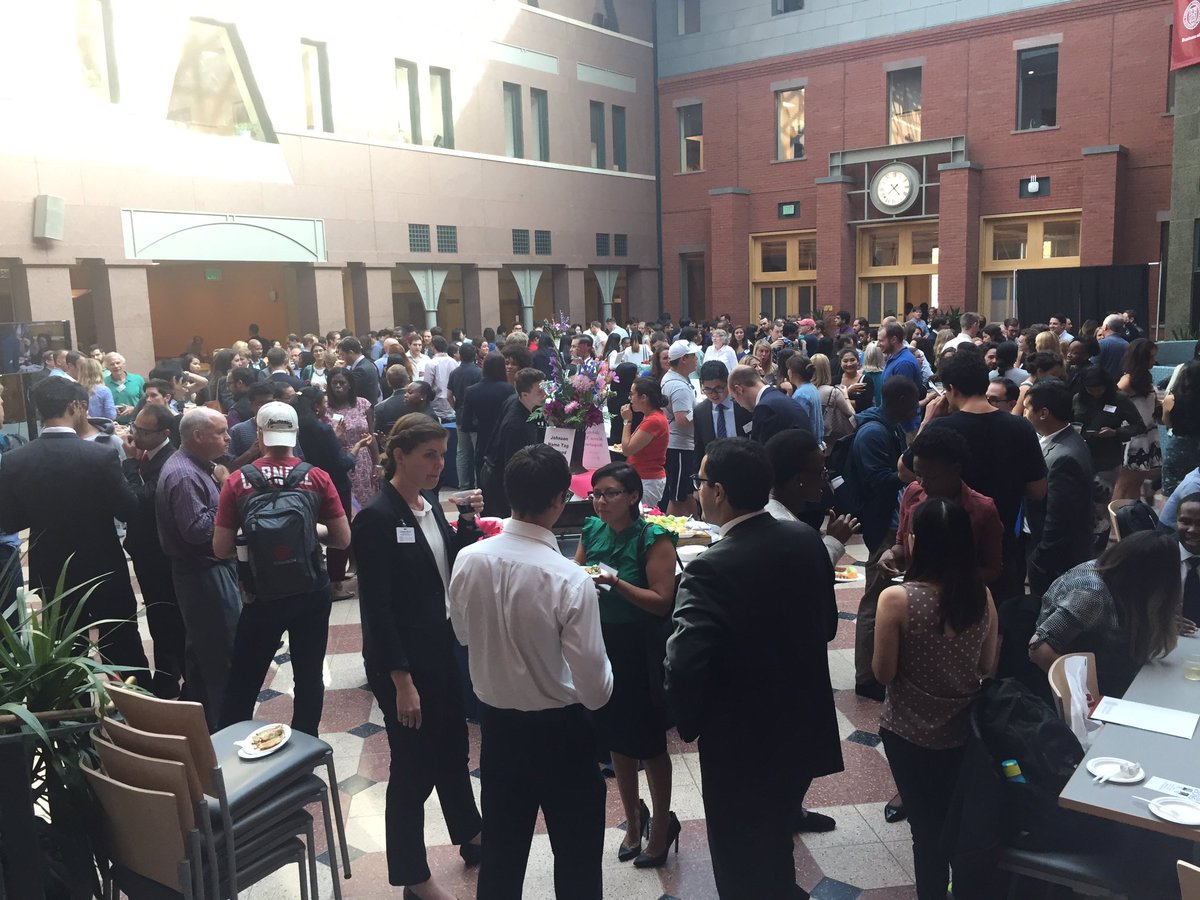 HannChelsea's tweet photo. Full atrium for #JWiB2016 Sage Social! #CornellMBA https://t.co/Bgn8TwijaP