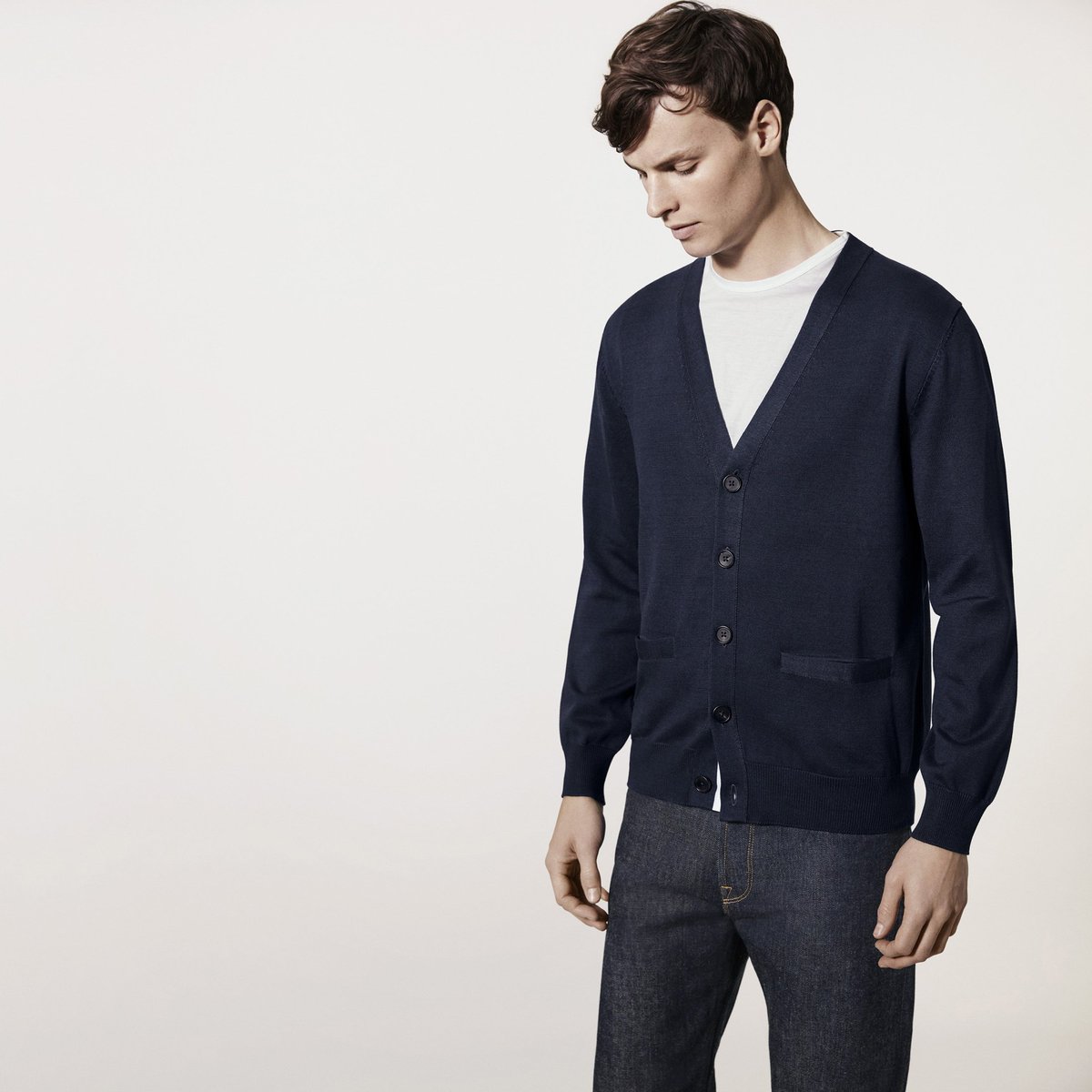 handvaerk's tweet photo. FW16 Preview I Coming soon to https://t.co/bKPIkHesn2
#minimalist #fallwardrobeessentials #FW16 #pimacotton #knit #cardigan #handvaerk https://t.co/NbcfdSrgIE