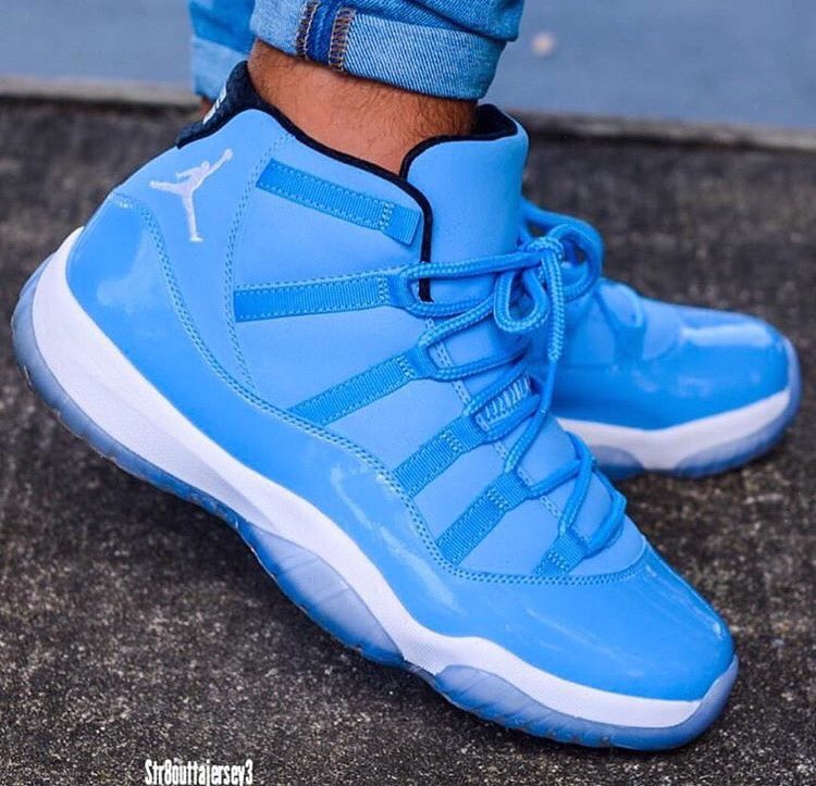 SneakerPics23's tweet photo. Pantone 11's https://t.co/OkqzrVXpg6