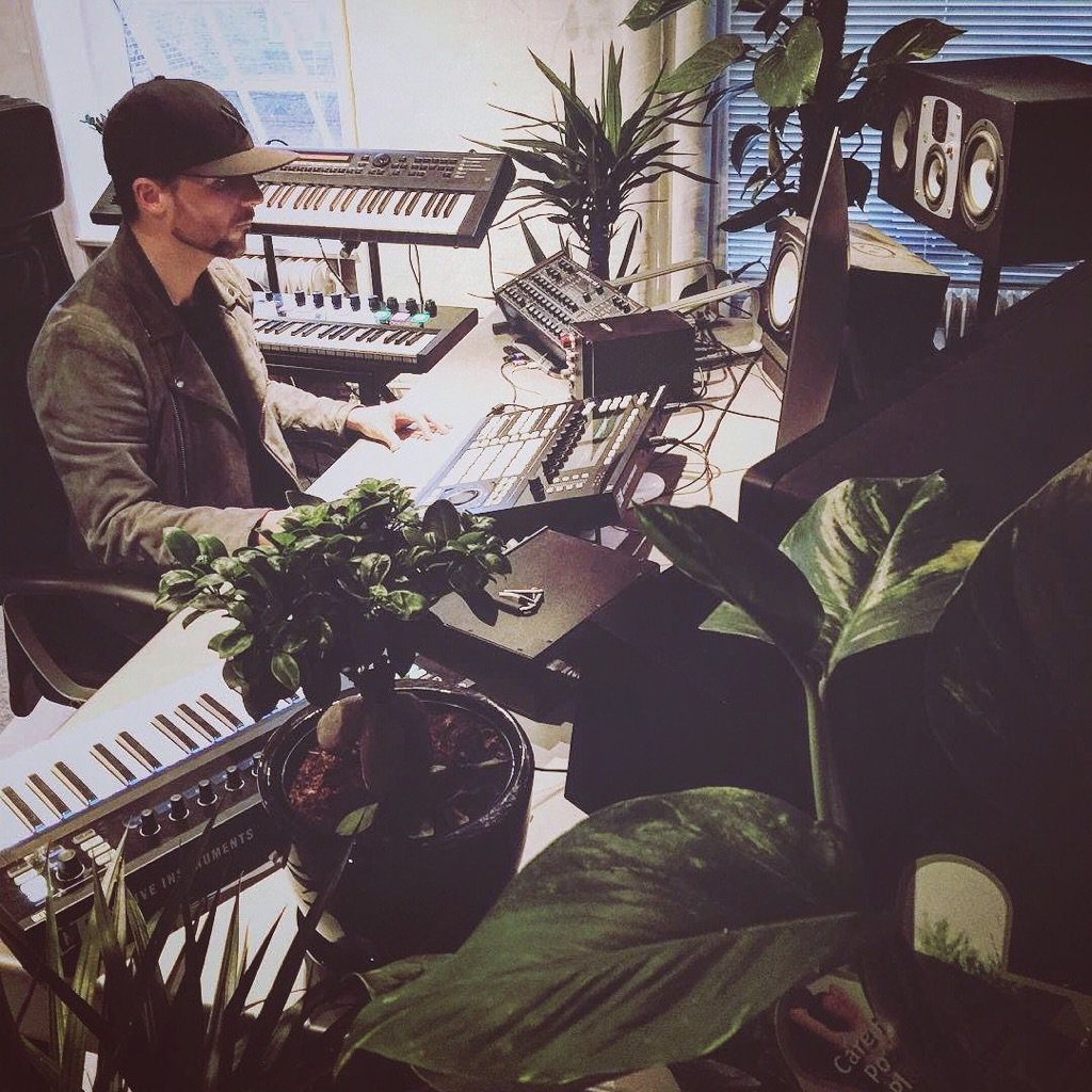 EveAudio's tweet photo. How about working in plants?π³πΆπ΄πΆπΏ #TheLoneWolves #sc407 https://t.co/CBwrszbj96