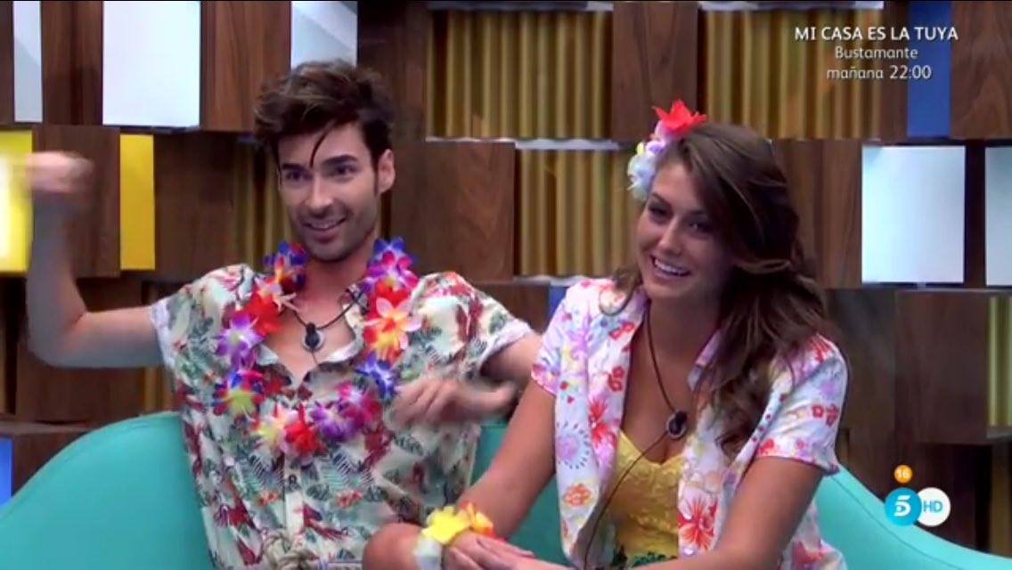 ¿Quién tiene mas apoyo de estos ?
#GHDirecto #Gala3GH17

RT #TeamClara #TeamMiguel 
FAV #TeamCandelas #TeamMeritxel