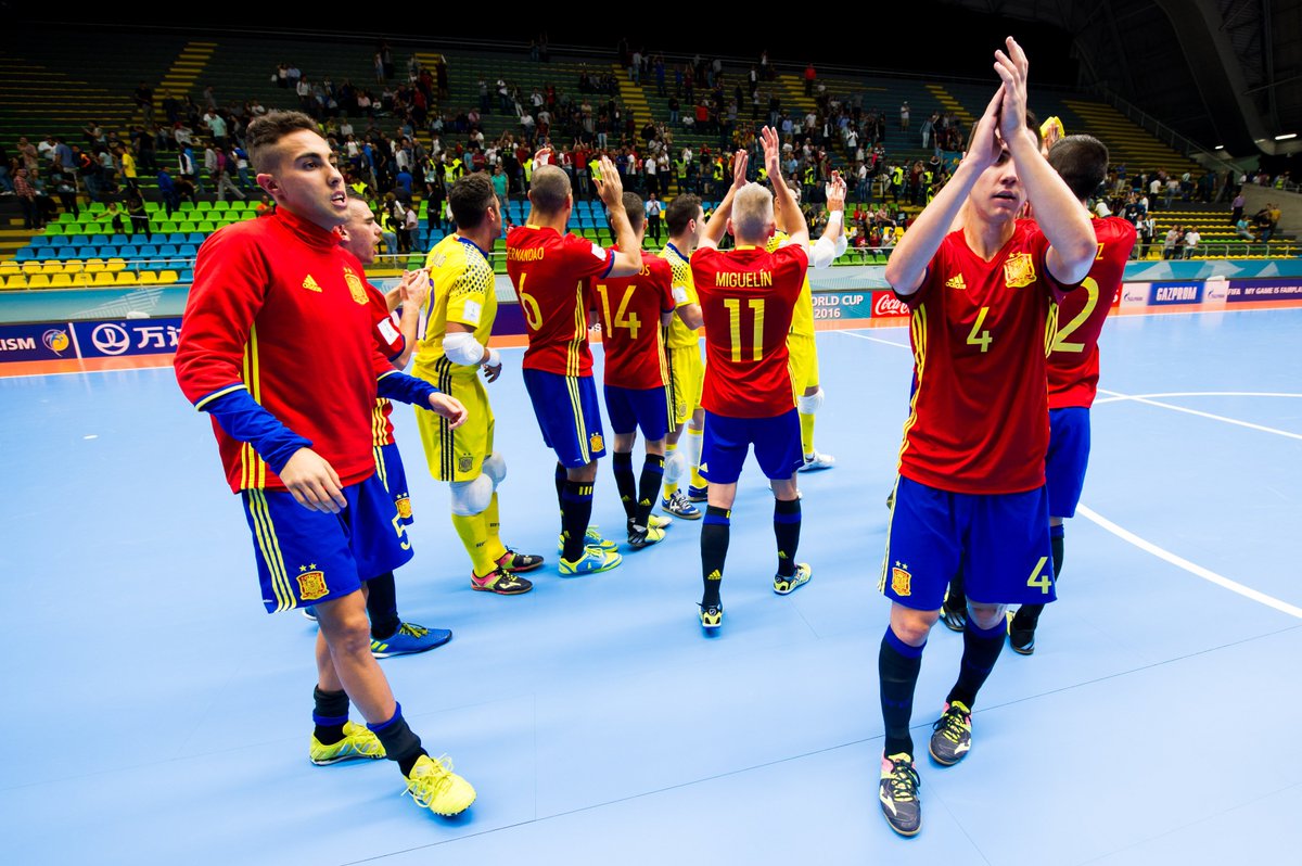 FIFAcom's tweet photo. LAST NIGHT AT #FIFAFutsal2016🇨🇴
Miss the drama as 🇮🇷, 🇪🇸 &amp; 🇵🇹 progressed, while 🇧🇷 bowed out? Catch up here!
https://t.co/vHnNHQEsJo https://t.co/ac9DYYP1tI