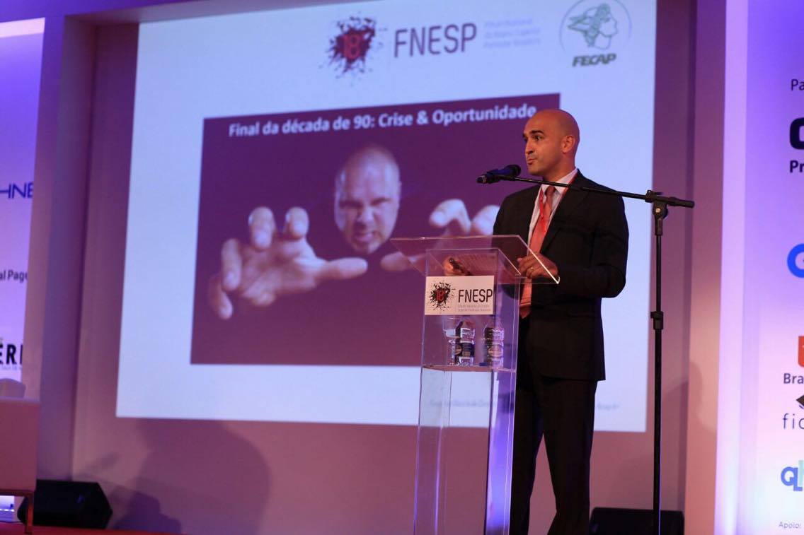 FNESP's tweet photo. Taiguara Landgraf, da Fecap,   ensina a fazer mais com menos, melhorando performance e desempenho de alunos e docentes. https://t.co/H8lSU3EHb2