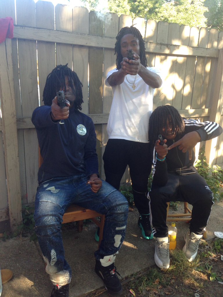 DumpstreetT's tweet photo. You can't hang🙄 if you not gang💯😎⛽️ https://t.co/FwyFVyZIY6