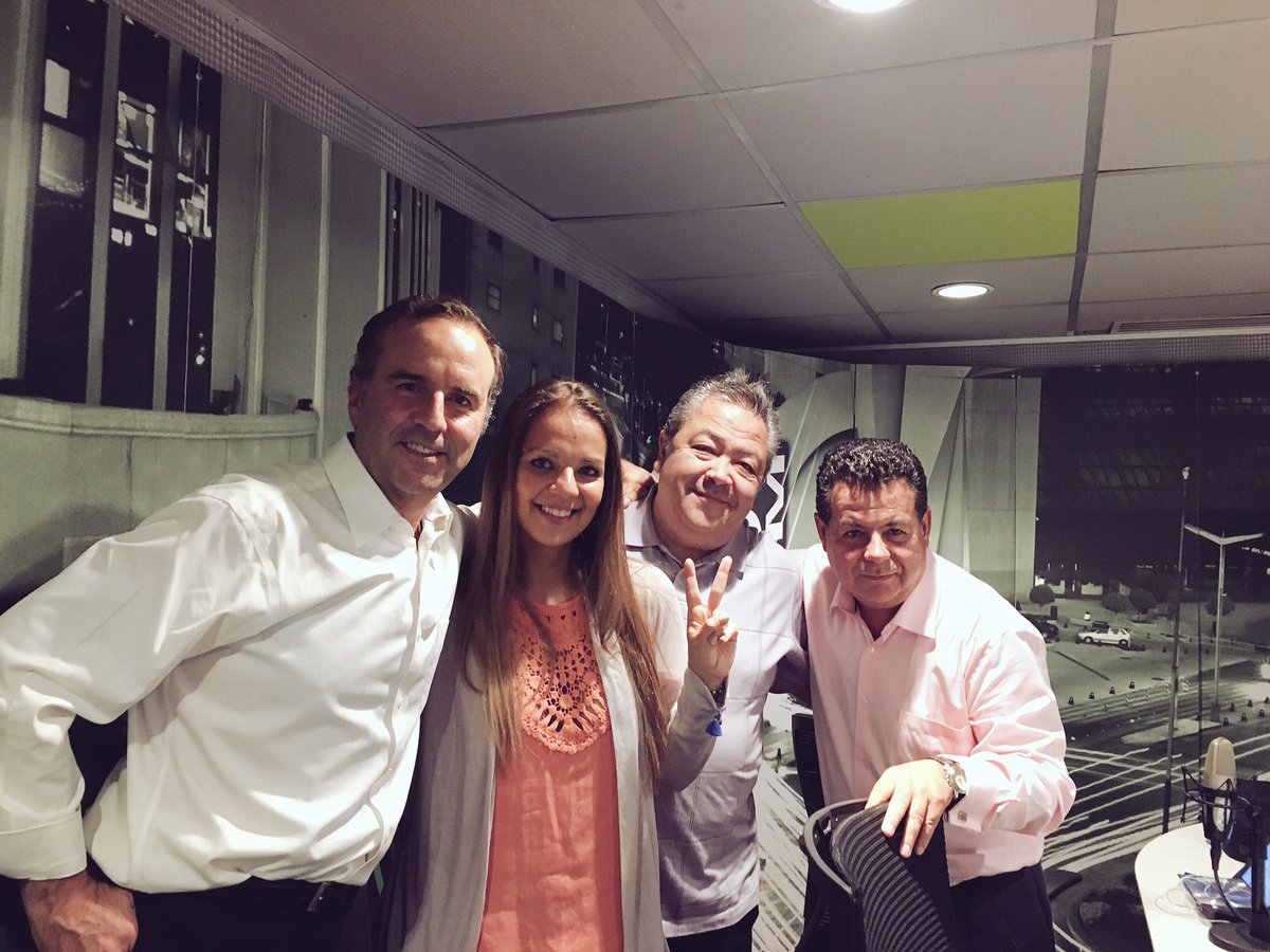 tinkercantu's tweet photo. Un gustazo saludarles como siempre!! @reporteronte1 @Reporte98_5 @eddyfasten @estarc62 #radio #trabajo #Amigablemente #noticias #genial https://t.co/VAjCPBkT78