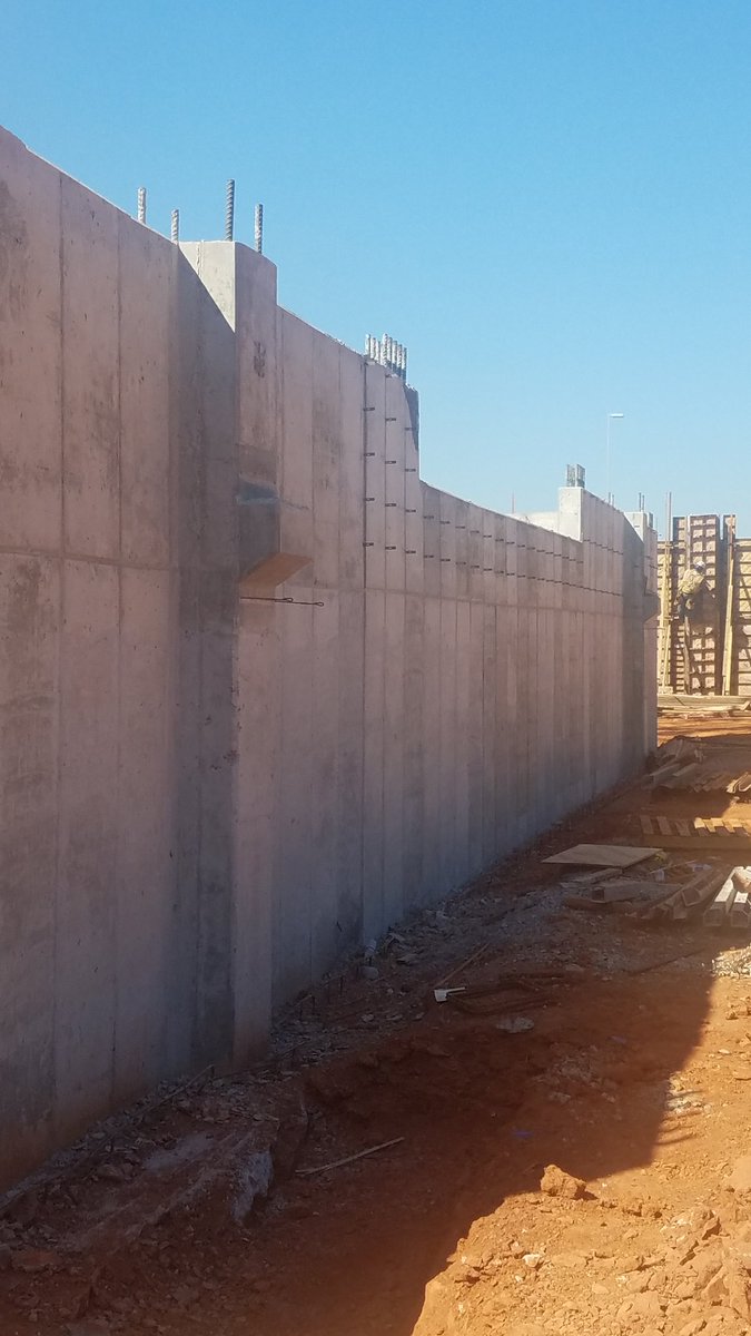 godwinformwork's tweet photo. Walls going up at @Paycom corporate headquarters! #GodwinFormwork #concrete #construction #Formwork #localbusiness https://t.co/yNUce3kNmn