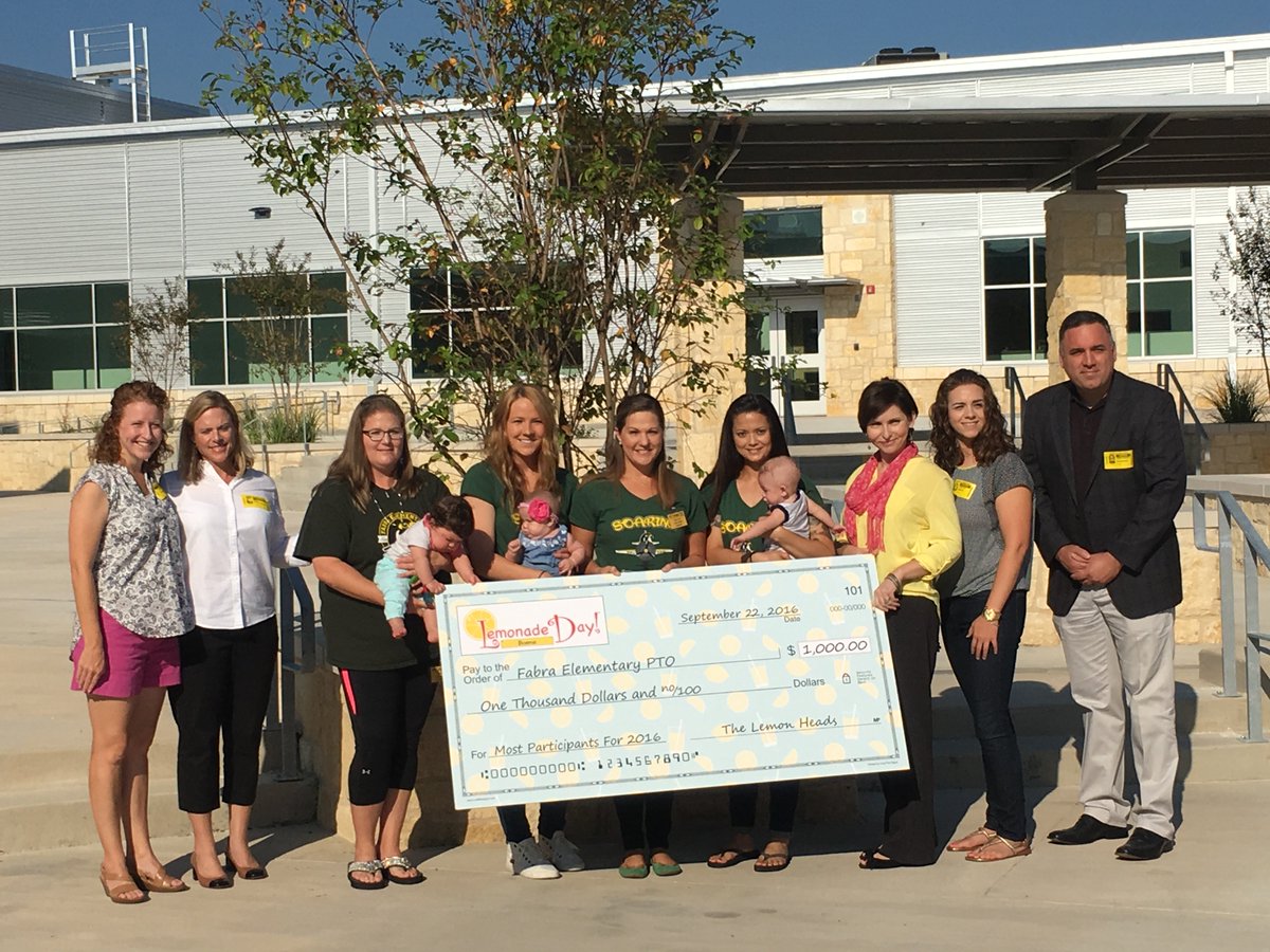 BoerneISD's tweet photo. Fabra Elementary PTO receives $1,000 from Boerne Lemonade Day for having the most students to participate in last spring's Lemonade Day. https://t.co/vdEiafxPIs
