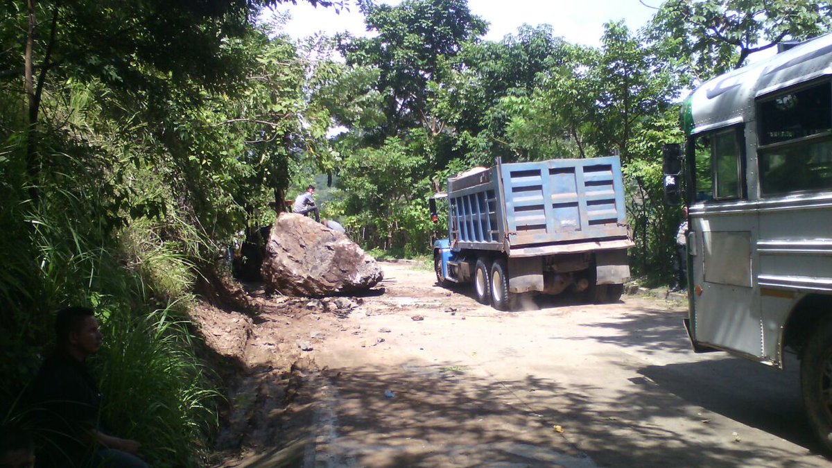alertux's tweet photo. #AlertaSV
Paso habilitado en ruta Ilobasco - El Guayabo.

Gracias a @FOVIALITO https://t.co/MO1UFMeTbk