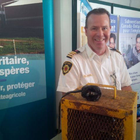 ChiefBillHunter's tweet photo. Great to see @Preventionguy1 at the @IPM2016 with #OMAFRA

No boundaries when it comes to #FarmFireSafety 👍🚜🚒👍 https://t.co/IOjgVclPDd