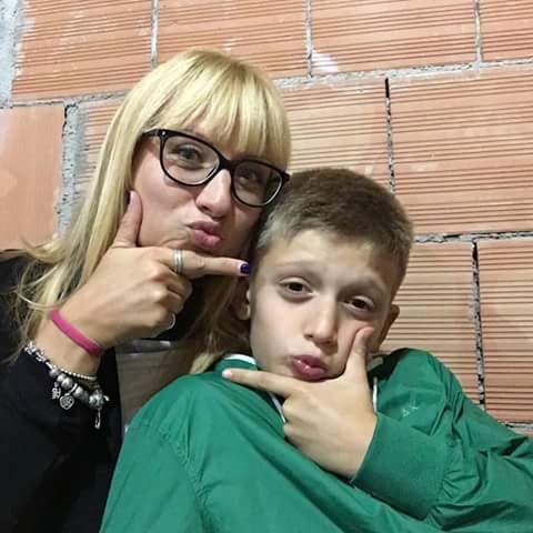 BaraniLucio's tweet photo. Due dei miei tre tesori mentre si fanno un selfie a Vaccareccia alla sagra della focaccette. https://t.co/alToVJrATh