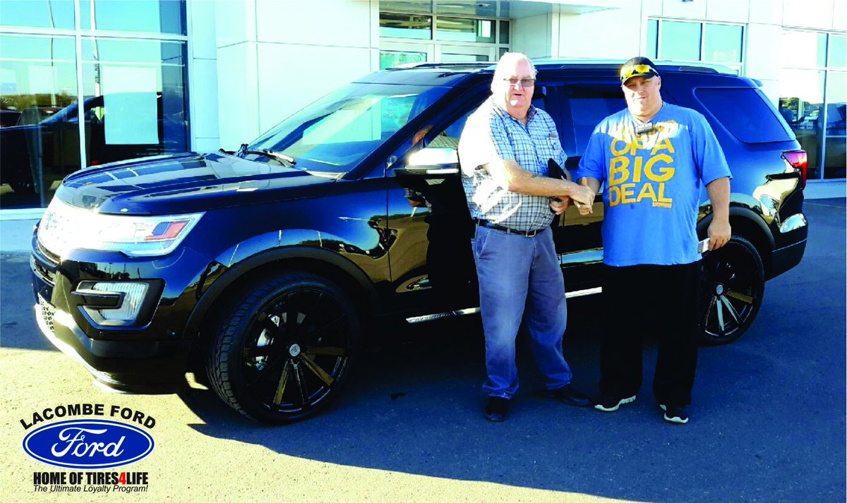 LacombeFord's tweet image. Congrats to Frank, he is picking up his new #2017Explorer! Thank you for the business and wishing you many happy miles, enjoy! @jim_tapper