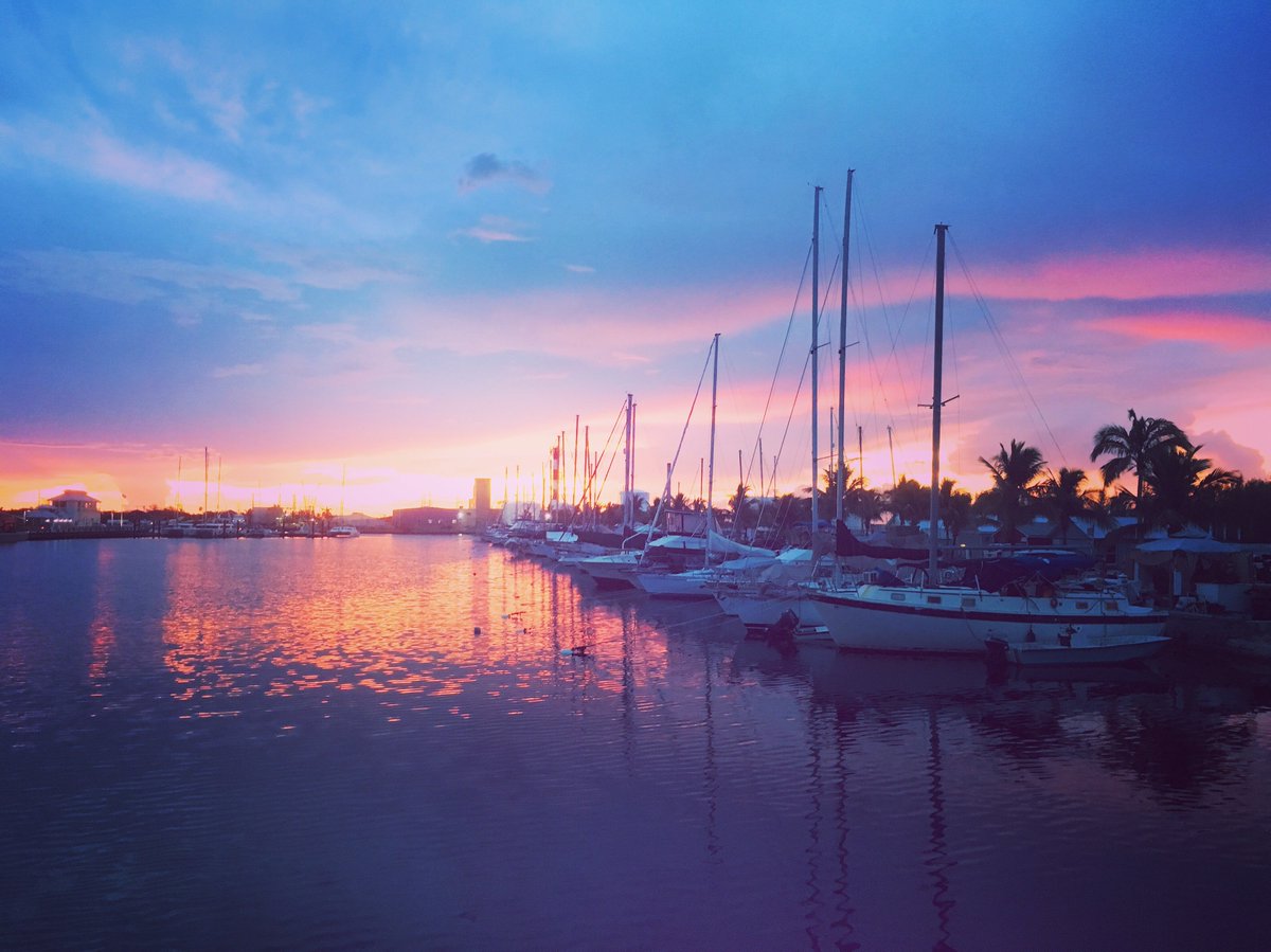 SIMV_KeyWest's tweet photo. Alright Stock Islanders, this one may be too easy. Sunrise or sunset? https://t.co/Bpz7xjrB1A