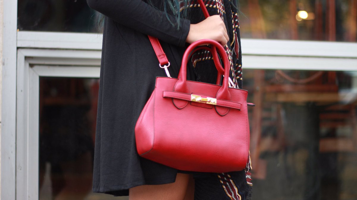 SojournBham's tweet photo. Indulge in the rich colors of Autumn with all our new fall accessories, dresses, sweaters and more! ❤️🍂 https://t.co/LHxqnE9Dsu