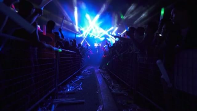 XL_Lifestyle's tweet photo. Throwback to the madness at #froshcircus | Pics online at https://t.co/CXod3c6Ipg https://t.co/oW3xO2yW4n
