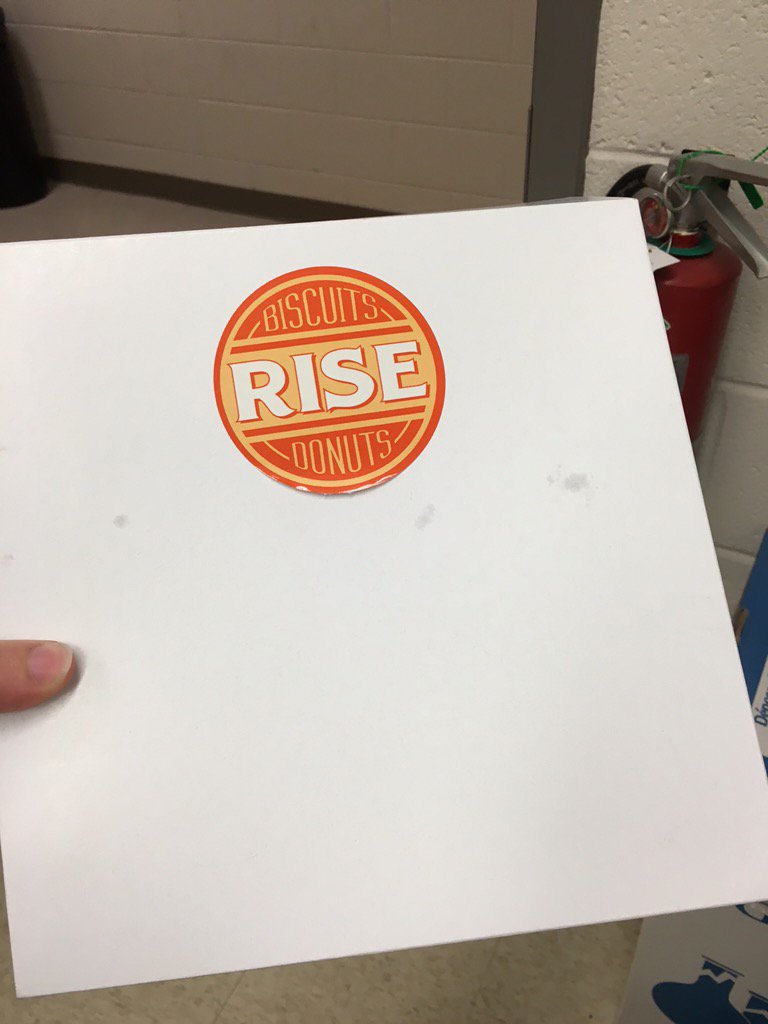 NancyKren's tweet photo. @UNCPostdoc I enjoyed being appreciated today 😀 (sorry no pic of the actual donuts... They went fast!) https://t.co/N7Wf348sus