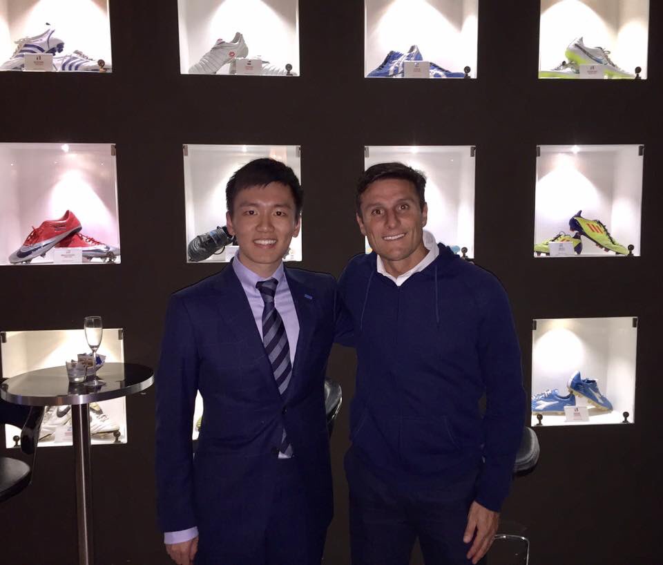 Questa sera al #Botinero, <a href="/JavierZanetti/">Javier Zanetti</a> insieme a Steven Zhang! #Inter ⚽️🇨🇳⚫️🔵