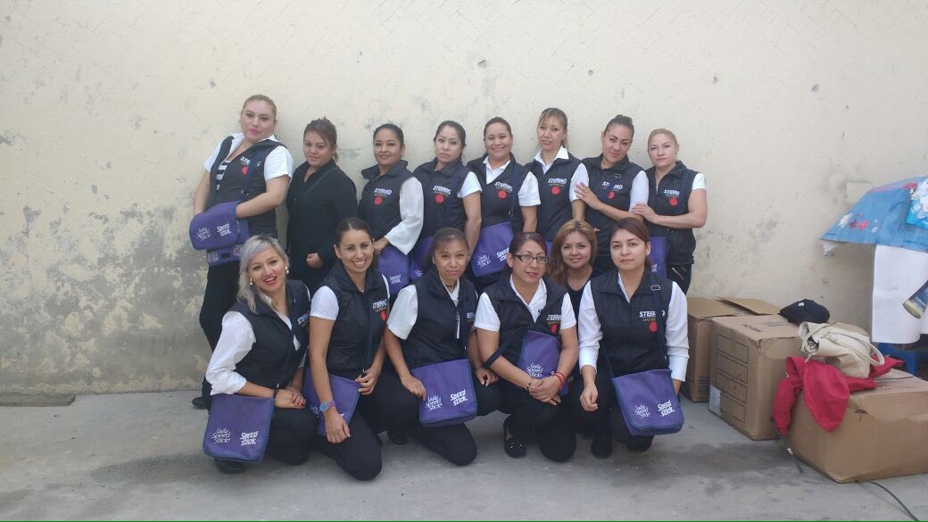 CapitalHumanoMO's tweet photo. Día de capacitación para las chicas del equipo, siempre es importante estar al día con los productos que se demuestran #AmoMiChamba https://t.co/MGsiFRV0WB