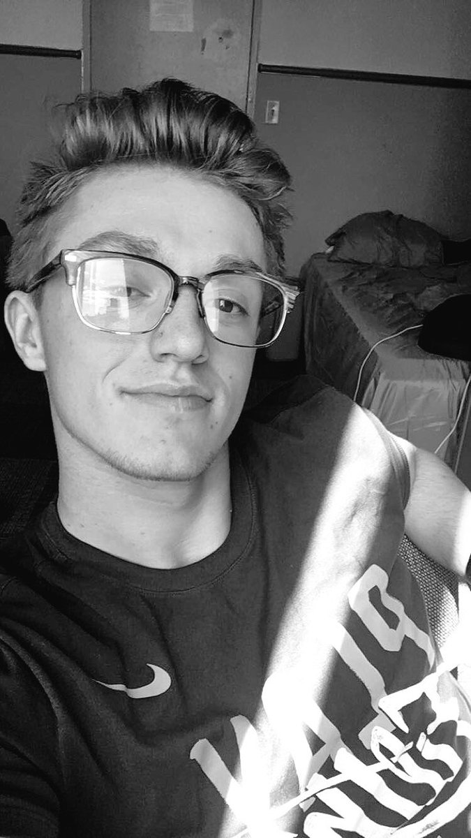KenfieldZach's tweet photo. New school New me https://t.co/cH7uS7wxdv