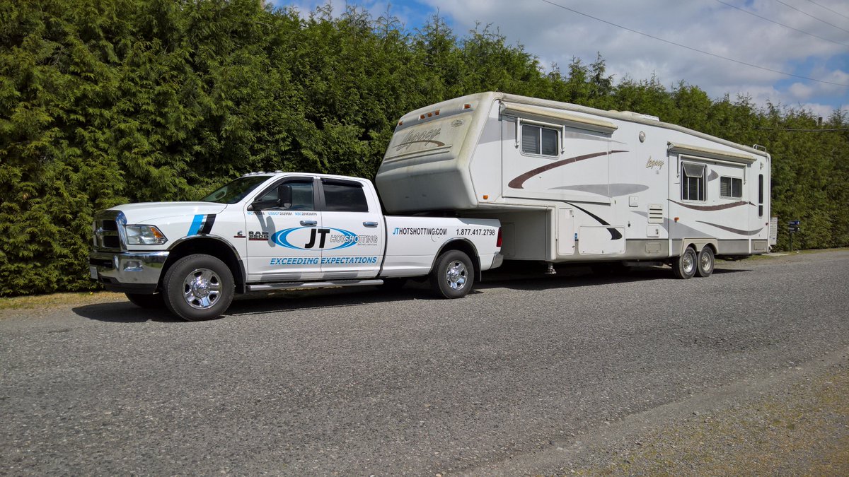 JTHOTSHOTTING's tweet photo. 36' Jayco Legacy 5th wheel RV trailer. Local in-town move! #rv #rvtransport #trailer #trailertransport #camper #camping #5thwheel #jayco #jt https://t.co/3OAihd84gB