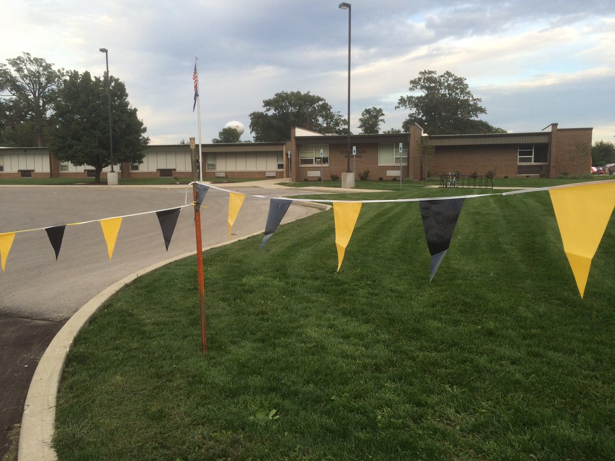skleemg's tweet photo. Support Park Elementary...Park at the school for just $5 during James Dean Days! #WeAreMG #Klee https://t.co/cINGk5IUGd