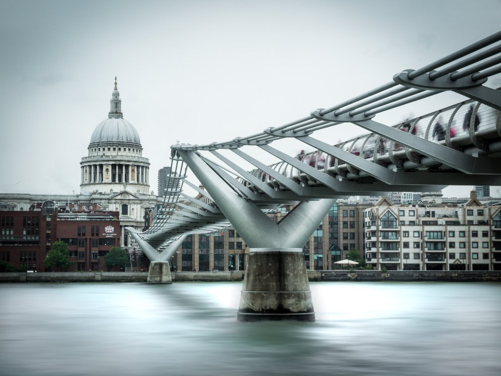 sandraro7's tweet photo. #London 💙#MillenniumBridge #RTW #travel #SMTravel #LP #landscapephotography #TripPlan #Travelblogger #Travelphotography https://t.co/5kjwLL6oTt