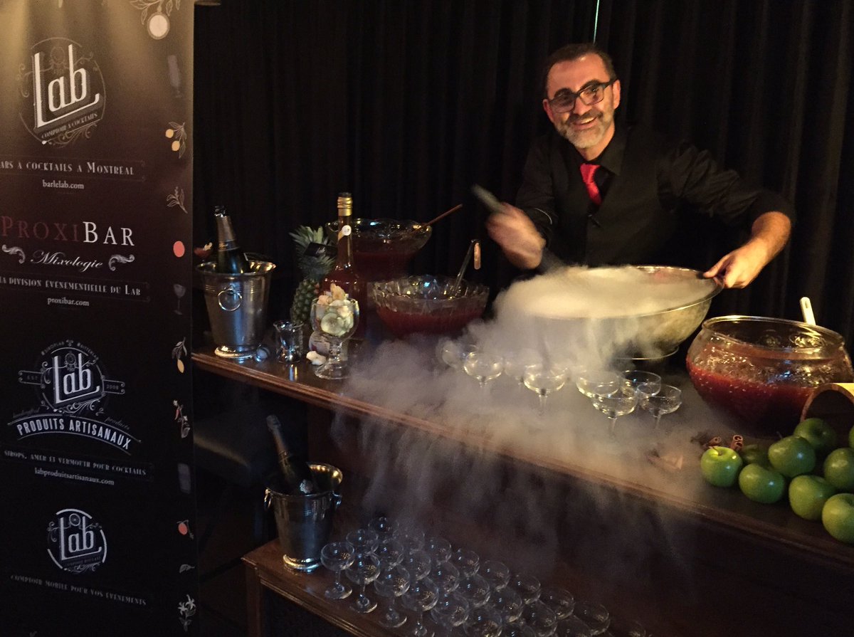 alaindassylva's tweet photo. Un nouvel endroit pour les amateurs de Cocktails! Le Lab arrive dans le @QDS_MTL 🍸🍹 #BarleLabQDS https://t.co/8Ap74V7dKP