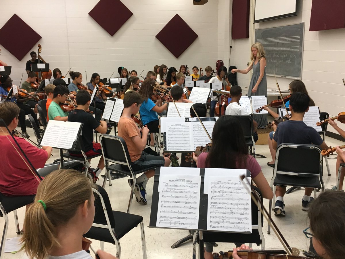 Gena Alexander conducting our Sinfonia string orchestra at last Monday's rehearsal. The season is fully underway!