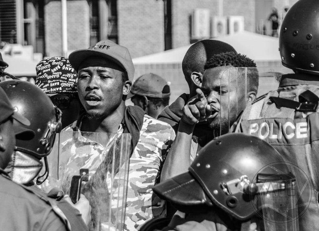 SirAndyPants's tweet photo. #nmmufmf #nmmu #nmmufeesmustfall #feesmustfall #nmmushutdown #pe https://t.co/TpQzN5vCZ0