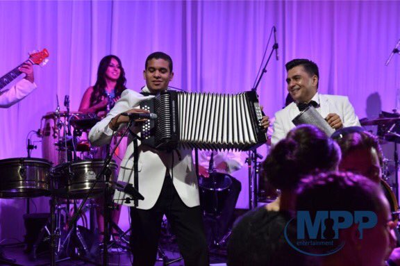 puerto_manolo's tweet photo. Here's a picture of our talented band #ElEquipo jamming out at a Colombian/Jewish wedding #MPPEntertainment https://t.co/fCM3psXMdP