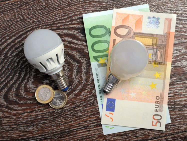 SomAsturias's tweet photo. ¿Eres de los que tienen dudas? Aquí tienes siete razones para pasarte a @SomEnergia https://t.co/qnHJMNFkoq https://t.co/2saACmPUJ2