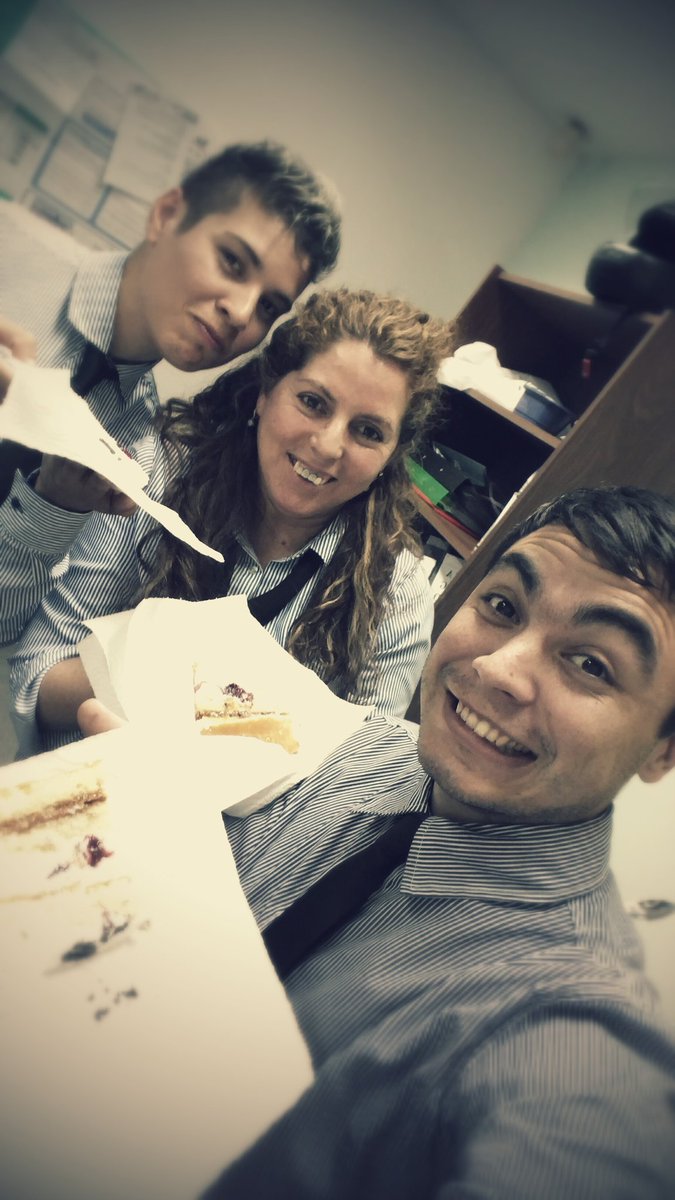 LautaroGGodoy's tweet photo. Gracias @Tsinlimites! 🎂😎 #FelizCumple 📻 @40Parana #PanamáPapers https://t.co/jupO45YagH