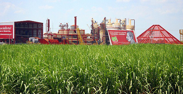 DelAgroVe's tweet photo. @yvangil: Con la llegada de la Revolución se levantaron más de 120 plantas agroindustriales https://t.co/5nFTzMPtz4 https://t.co/LAHzWe3AUp