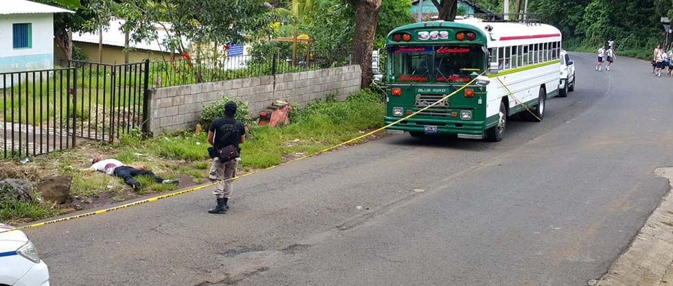 elblog's tweet photo. Una riña al interior de un autobús terminó en tragedia https://t.co/YVKLevpGoQ https://t.co/Rkbpnqn2ob